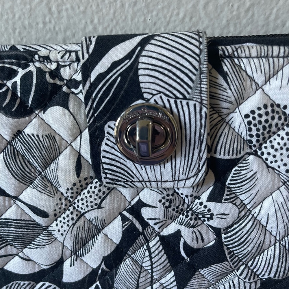 Vera Bradley Bedford Blooms Wallet - Picture 6 of 8